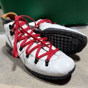 Cole Haan Nike Air Hiking Boots Lace To Toe White/Black Men’s Size: 10.5 C07046